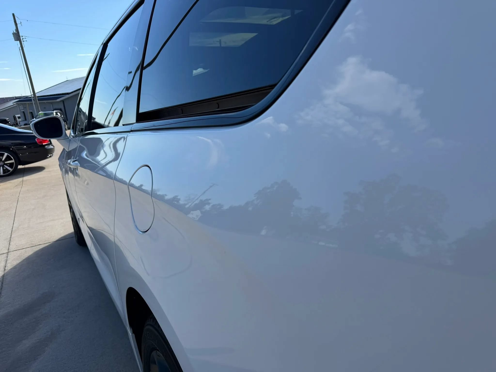 Used 2022 Chrysler Pacifica Touring-L w/ Uconnect Theater Family Group AWD/4WD image 72