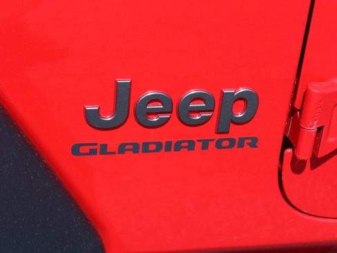 Used 2020 Jeep Gladiator Rubicon AWD/4WD image 4
