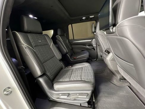 Used 2025 Cadillac Escalade ESV Sport Platinum image 28