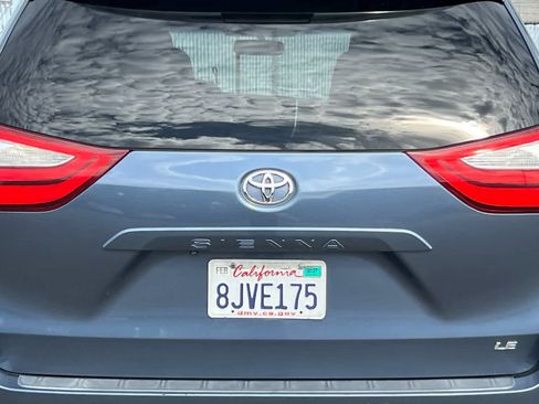Used 2015 Toyota Sienna LE FWD image 22