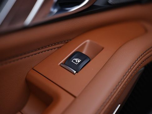 New 2026 BMW X5 M60i w/ Climate Comfort Package image 25