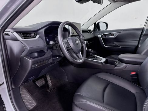 Certified 2025 Toyota RAV4 XLE Premium AWD/4WD image 9