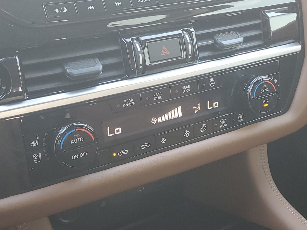 Used 2025 Nissan Pathfinder Platinum w/ Cargo Package FWD image 33