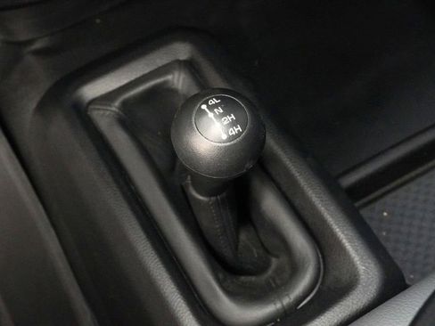 Used 2024 RAM 2500 Tradesman w/ Chrome Appearance Group image 17