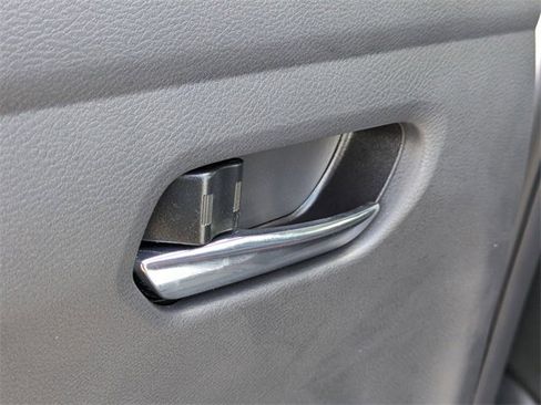 New 2025 Nissan Versa SR w/ Trunk Package image 27