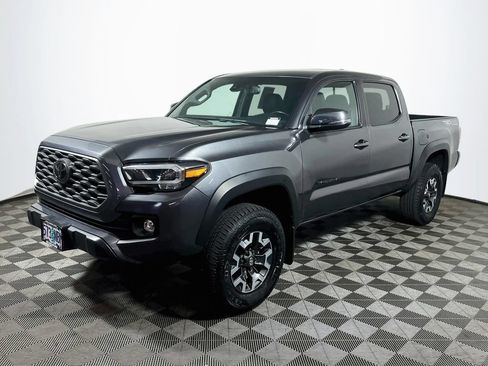 Certified 2021 Toyota Tacoma TRD Off-Road w/ TRD Premium Off Road Package AWD/4WD image 3