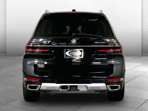 Used 2025 BMW X7 xDrive40i AWD/4WD image 3