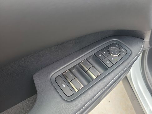 Certified 2025 Lexus RX 350 FWD w/ Technology Package image 22