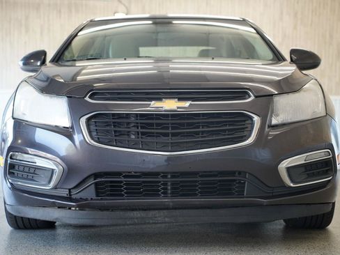 Used 2015 Chevrolet Cruze Diesel FWD image 3