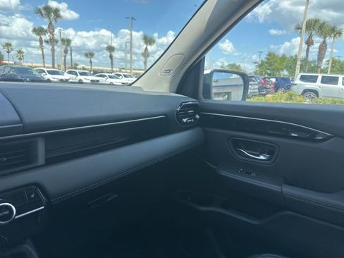 Used 2025 Honda Pilot Touring image 26
