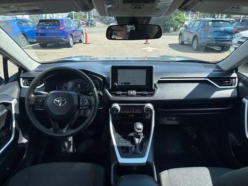 Used 2025 Toyota RAV4 XLE AWD/4WD image 10