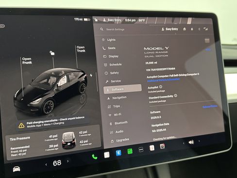 Used 2023 Tesla Model Y Long Range image 17