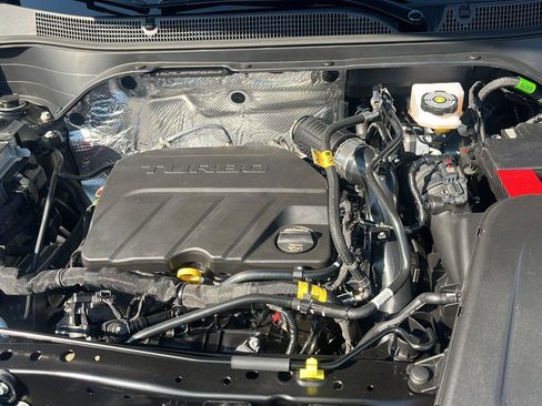 New 2025 Chevrolet Trax RS w/ Driver Confidence Package image 11