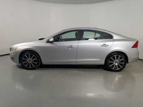 Used 2017 Volvo S60 T5 Inscription w/ Convenience Package AWD/4WD image 4