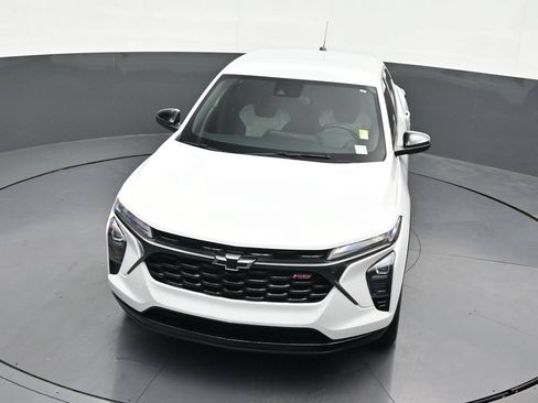 Used 2024 Chevrolet Trax RS w/ Driver Confidence Package FWD image 22