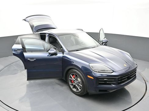 New 2025 Porsche Cayenne S AWD/4WD image 32
