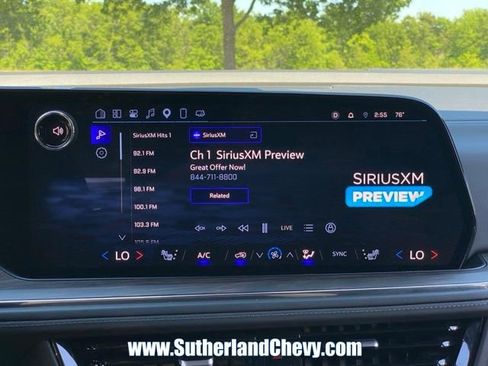 Used 2025 Chevrolet Suburban Z71 AWD/4WD image 30