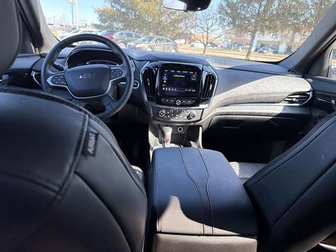 Certified 2023 Chevrolet Traverse RS image 20