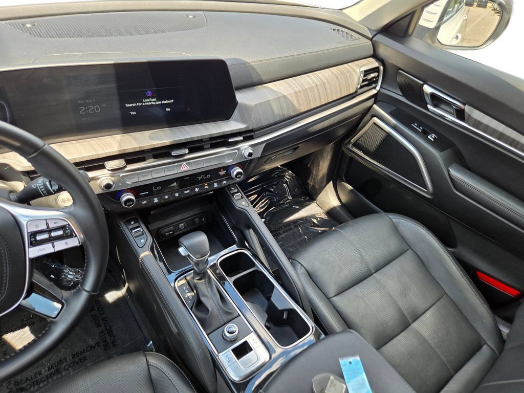 Certified 2023 Kia Telluride EX w/ EX Captain's Chair Package FWD image 22