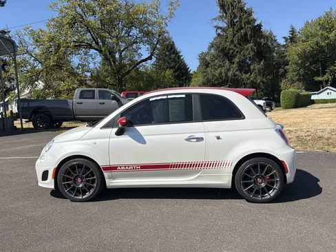 Used 2019 FIAT 500 Abarth w/ Popular Equipment Package FWD image 2