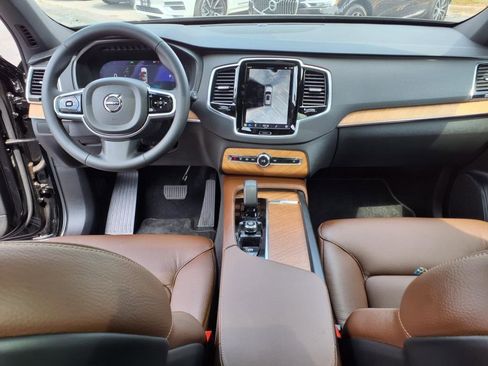 Certified 2025 Volvo XC90 B5 Plus image 8