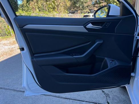 Used 2021 Volkswagen Jetta SE image 10