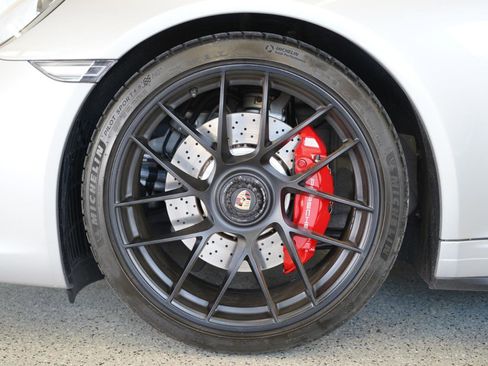 Used 2019 Porsche 911 Carrera 4 GTS image 40