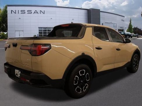 Used 2023 Hyundai Santa Cruz SEL image 2