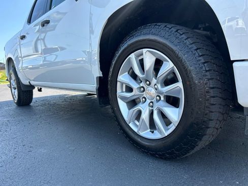 Used 2022 Chevrolet Silverado 1500 Custom RWD image 11