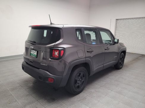 Used 2021 Jeep Renegade Sport FWD image 9