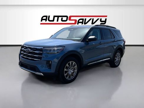 Used 2025 Ford Explorer Active w/ Active Comfort Package AWD/4WD image 3