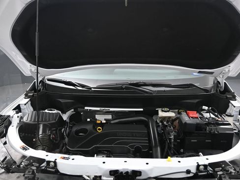 Used 2025 Chevrolet Equinox LT w/ Safety and Technology Package FWD image 12