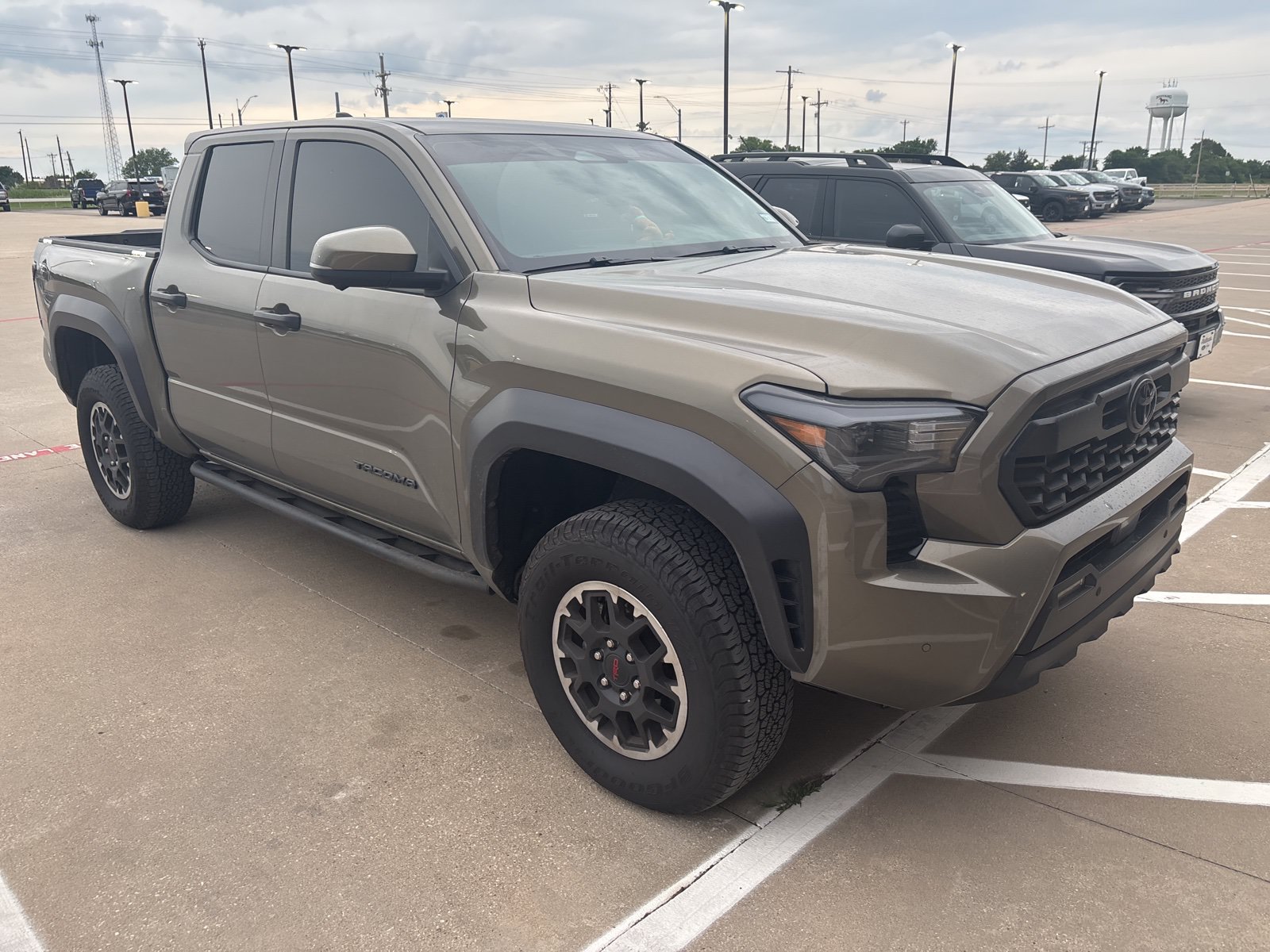 Used 2025 Toyota Tacoma TRD Off-Road w/ TRD Off Road Premium Package AWD/4WD image 3