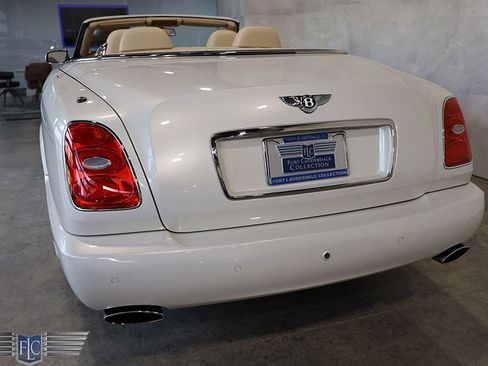 Used 2010 Bentley Azure T RWD image 10