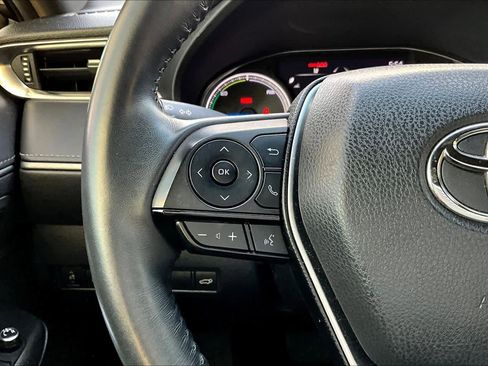 Used 2021 Toyota Venza XLE w/ Carpet Mat Package (TMS) image 22