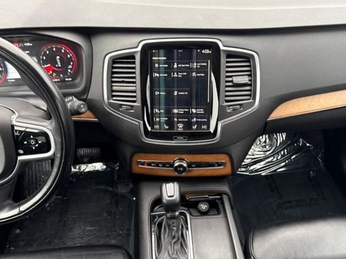 Used 2022 Volvo XC90 T6 Momentum w/ Climate Package image 13