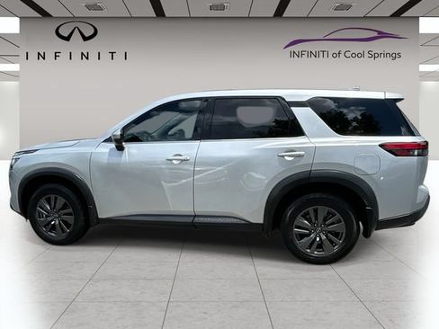 Used 2022 Nissan Pathfinder S AWD/4WD image 4