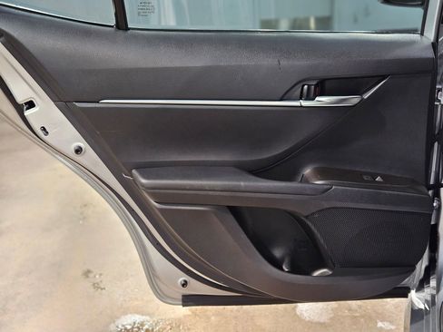 Used 2021 Toyota Camry LE image 33