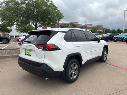 Used 2025 Toyota RAV4 LE image 5