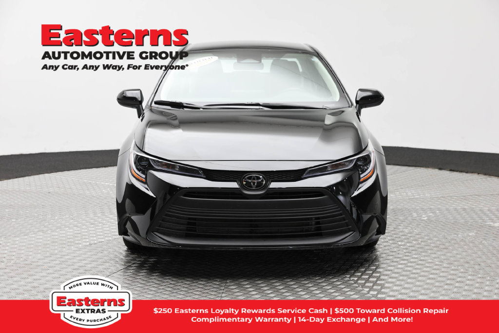 Used 2026 Toyota Corolla LE FWD image 3