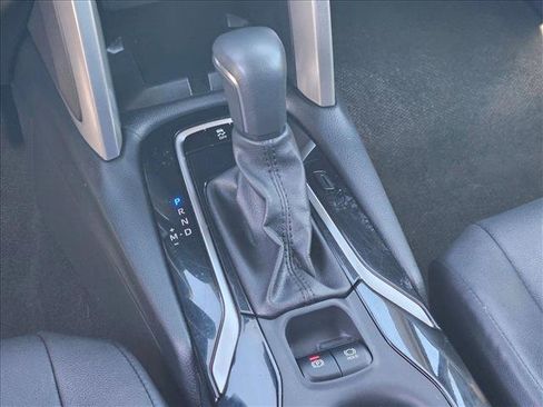 Used 2024 Toyota Corolla Cross XLE FWD image 17