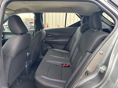 Used 2020 Nissan Kicks SV image 14