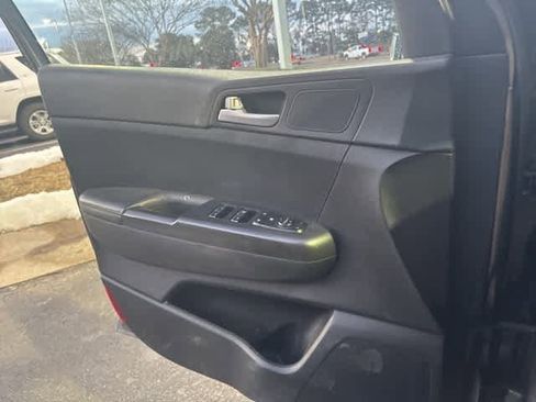 Used 2017 Kia Sportage LX image 4