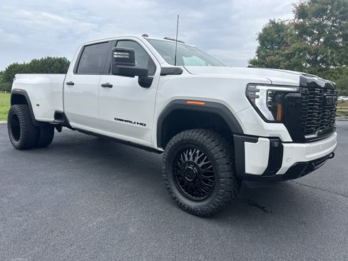 Used 2025 GMC Sierra 3500 Denali w/ Denali Reserve Package AWD/4WD image 2