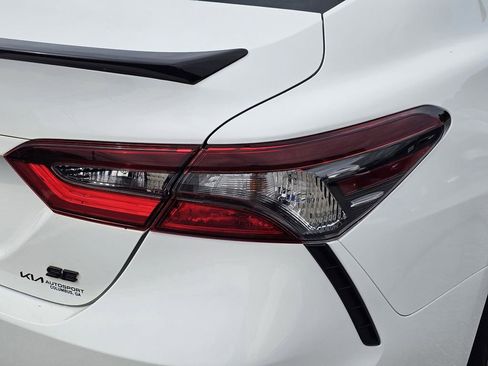 Used 2023 Toyota Camry SE image 9