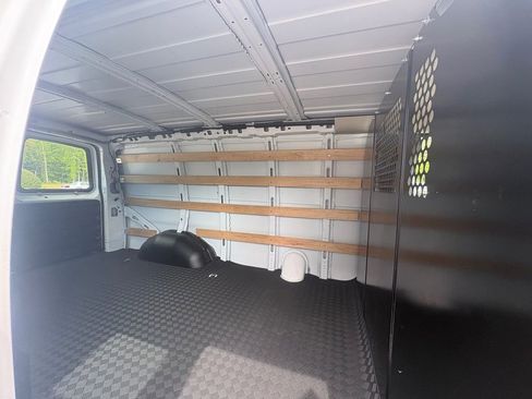 Used 2024 Chevrolet Express 2500 w/ Driver Convenience Package RWD image 12