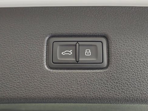 Used 2025 Audi Q7 2.0T Premium w/ Convenience Plus Package image 10