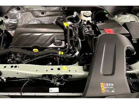 New 2026 Chevrolet Trax ACTIV w/ Sunroof Package image 12