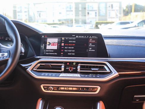 Certified 2023 BMW X6 xDrive40i image 13