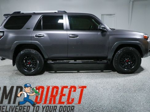Used 2023 Toyota 4Runner SR5 Premium w/ Moonroof Package AWD/4WD image 6